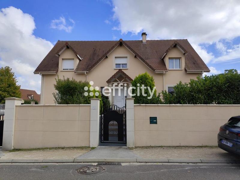 Maison traditionnelle - 221 m² - 5 pièces