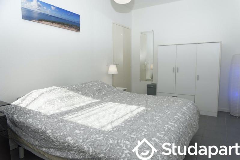 Chambre - 13 m² - 1 pièce