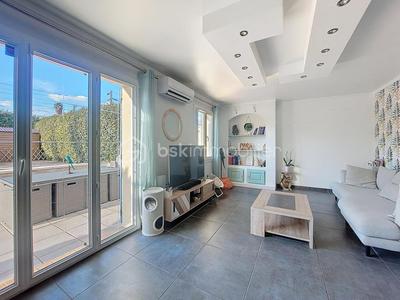 Maison traditionnelle - 82 m² - 5 pièces