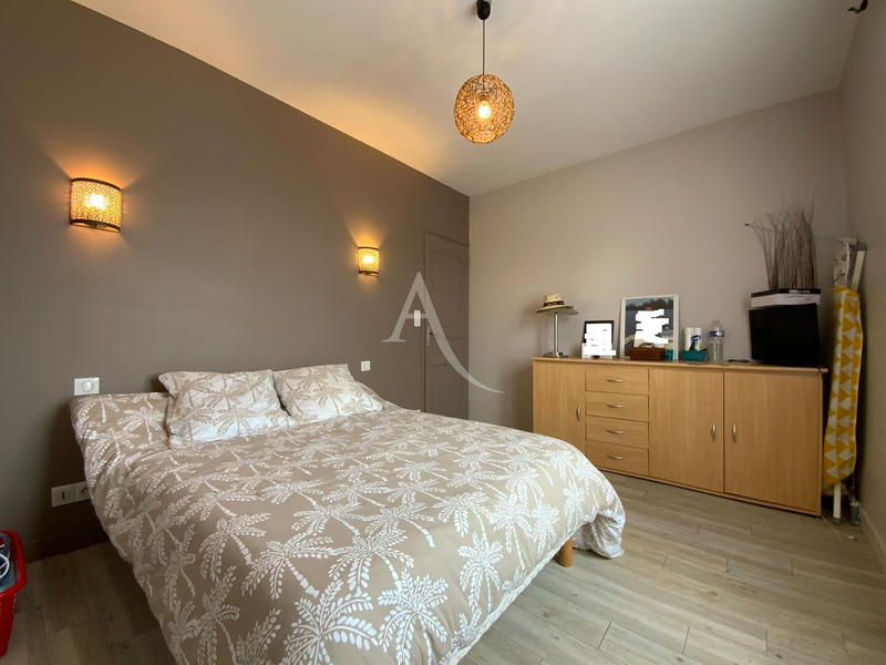 Maison - 274 m² - 9 pièces