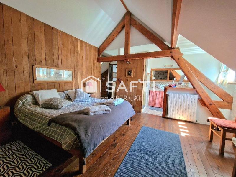 Maison - 280 m² - 9 pièces