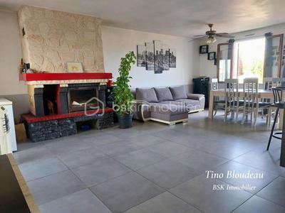 Maison - 93 m² - 4 pièces