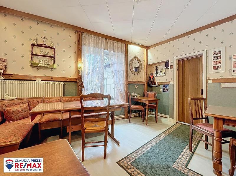 Maison - 428 m² - 19 pièces