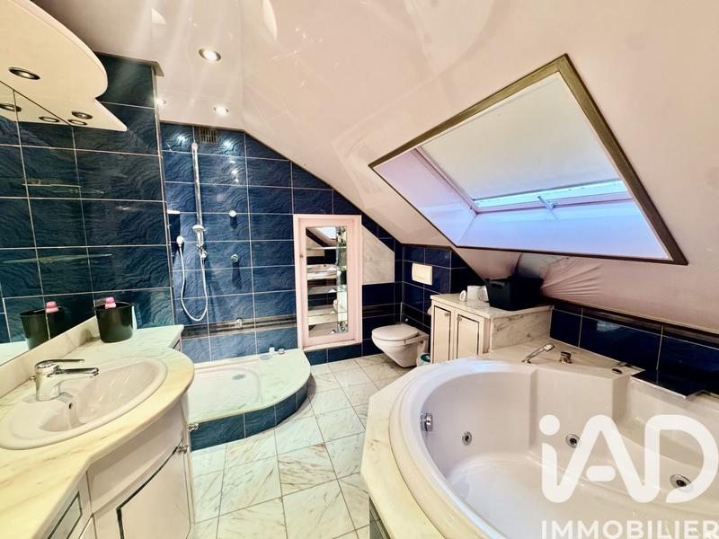 Maison - 189 m² - 5 pièces