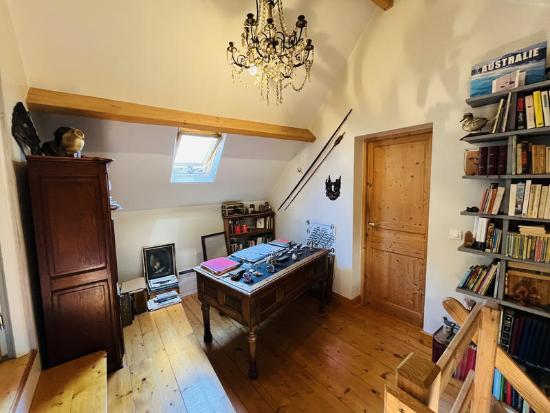 Maison - 235 m² - 8 pièces