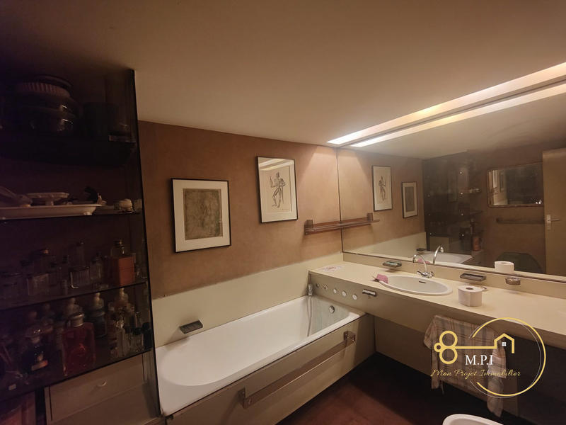 Appartement - 84 m² - 4 pièces