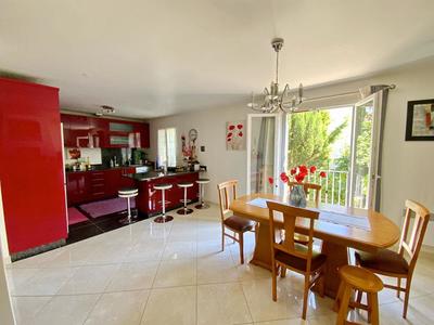 Maison - 115 m² - 6 pièces