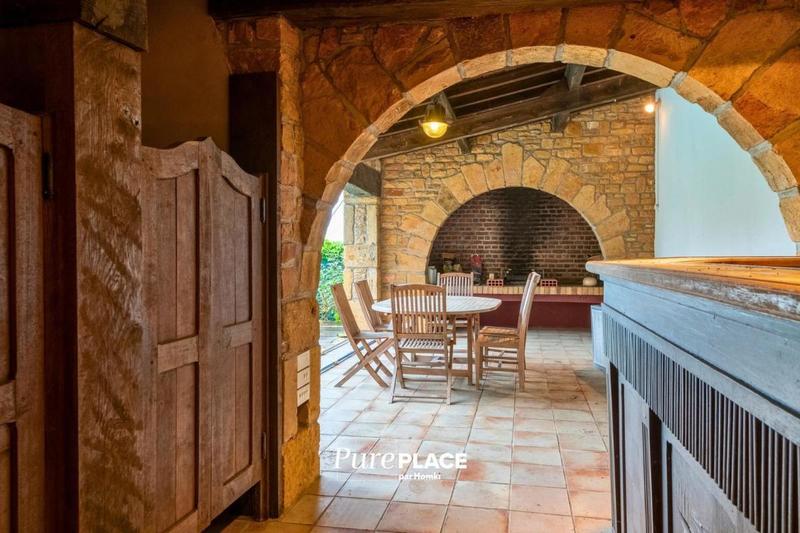 Maison - 262 m² - 6 pièces