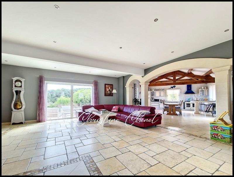 Maison - 174 m² - 5 pièces