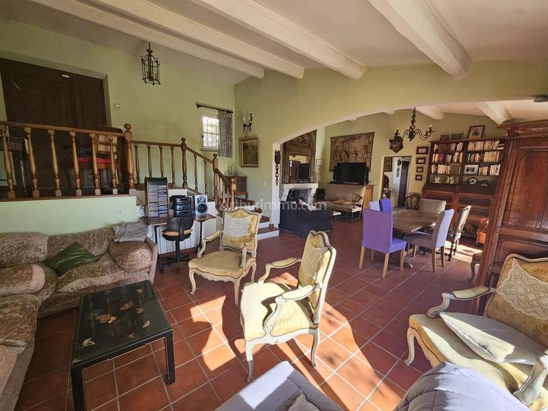 Maison - 261 m² - 7 pièces