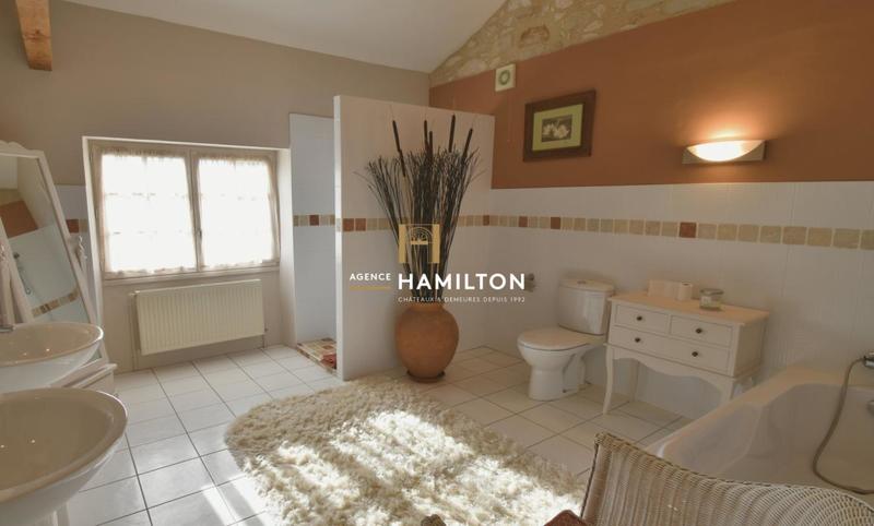 Maison - 270 m² - 7 pièces