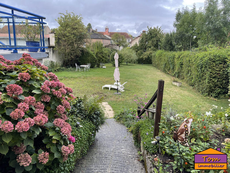 Maison - 273 m² - 12 pièces