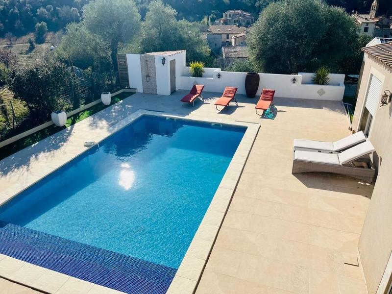Villa - 250 m² - 8 pièces