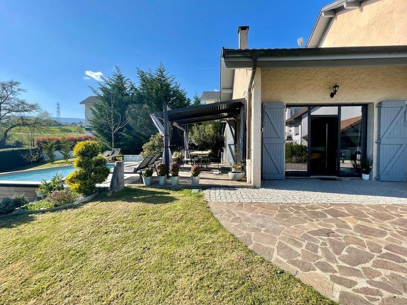 Maison - 194 m² - 7 pièces