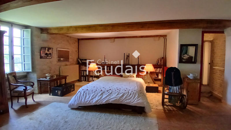 Propriété - 305 m² - 12 pièces