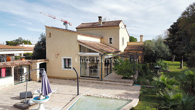 Maison - 178 m² - 7 pièces