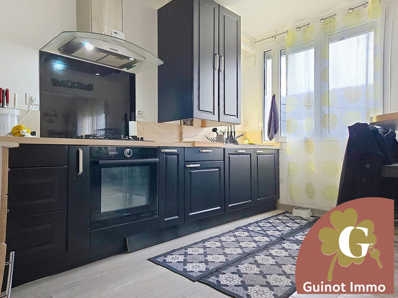 Maison - 104 m² - 4 pièces