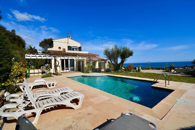 Maison d'architecte - 235 m² - 10 pièces