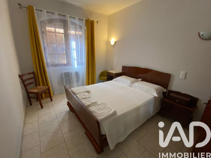 Maison - 204 m² - 9 pièces