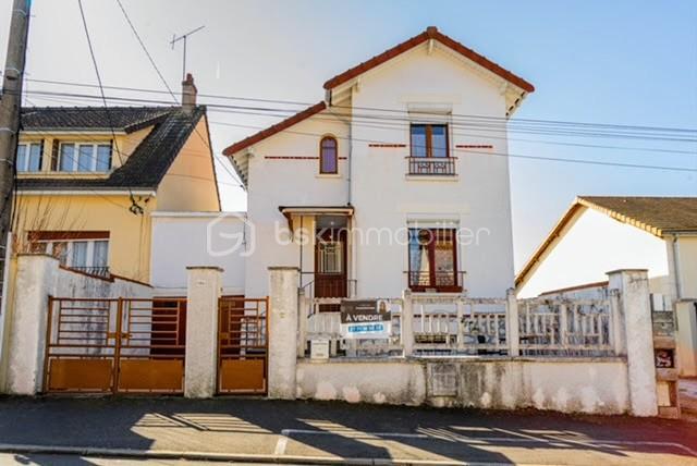 Maison traditionnelle - 73 m² - 4 pièces