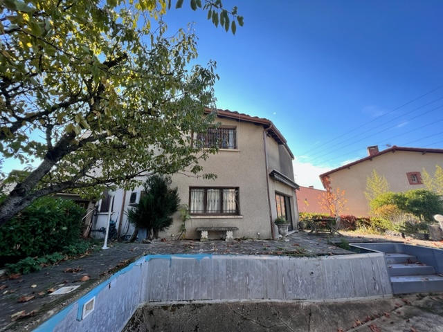 Maison - 210 m² - 11 pièces