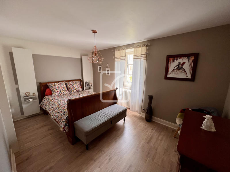 Maison - 121 m² - 6 pièces