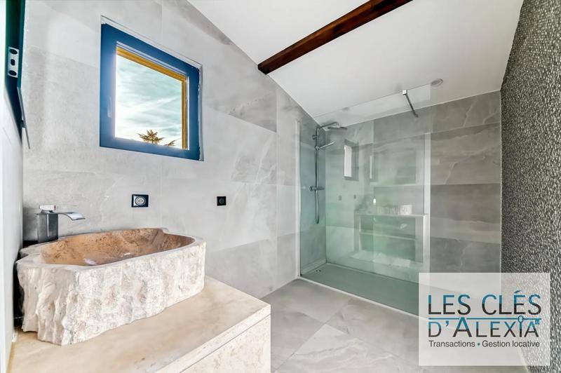 Maison - 140 m² - 5 pièces