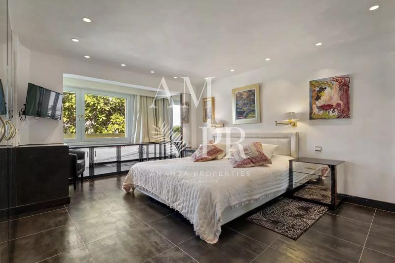 Appartement - 220 m² - 4 pièces