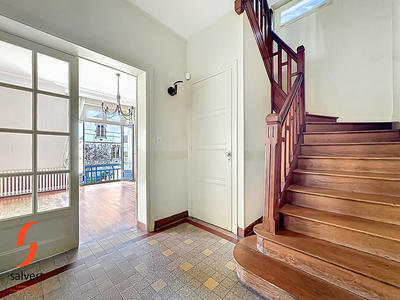 Maison - 220 m² - 10 pièces