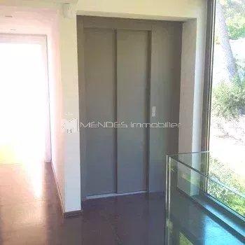 Villa - 380 m² - 8 pièces