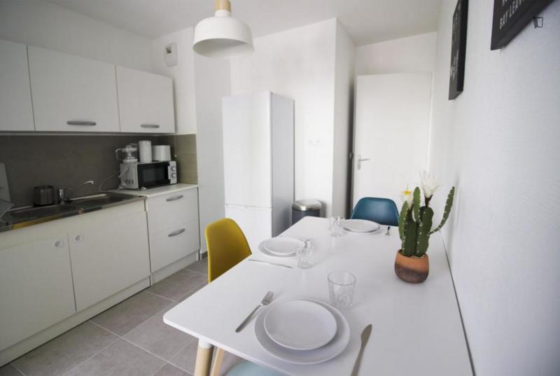 Chambre - 10 m² - 4 pièces