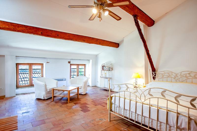 Propriété - 350 m² - 8 pièces