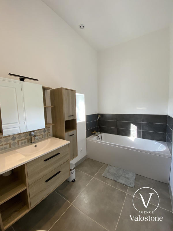 Maison - 198 m² - 6 pièces