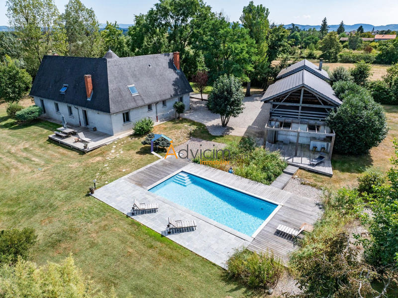 Maison - 280 m² - 7 pièces