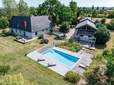 Maison - 280 m² - 7 pièces