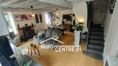 Maison - 95 m² - 5 pièces