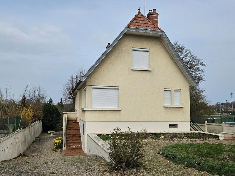Maison - 95 m² - 5 pièces