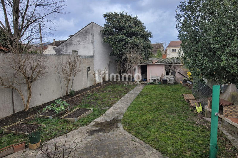 Maison - 200 m² - 7 pièces