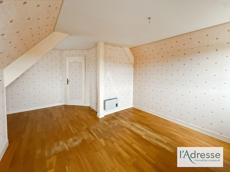 Maison - 90 m² - 5 pièces