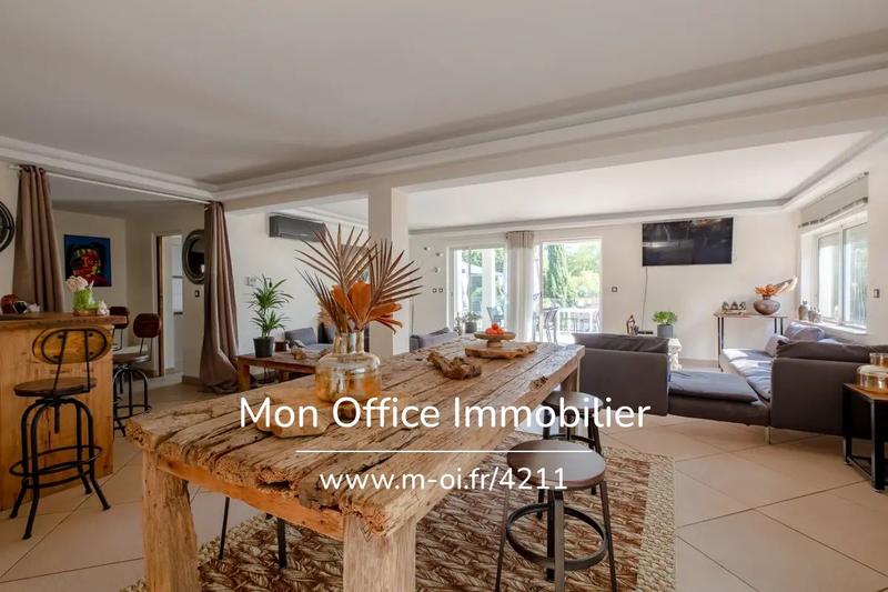 Maison - 308 m² - 10 pièces