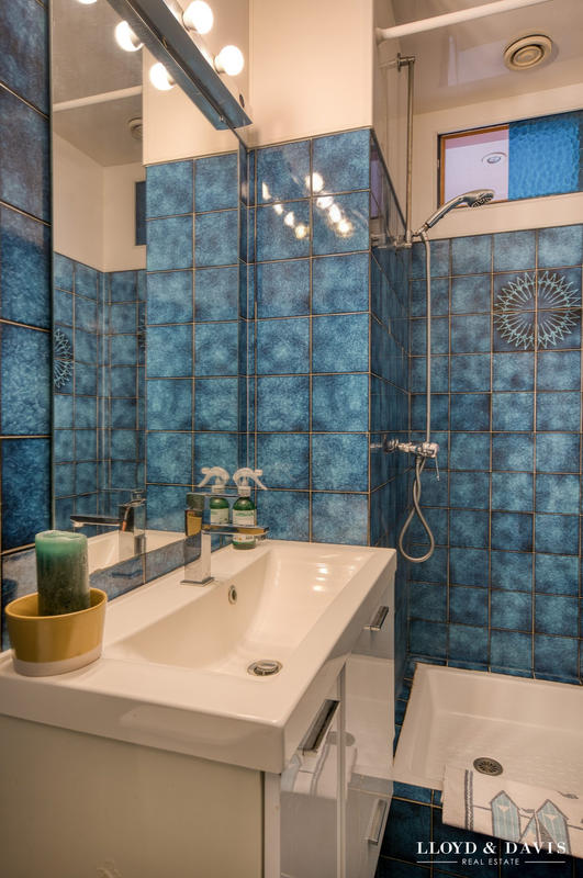 Maison - 213 m² - 7 pièces