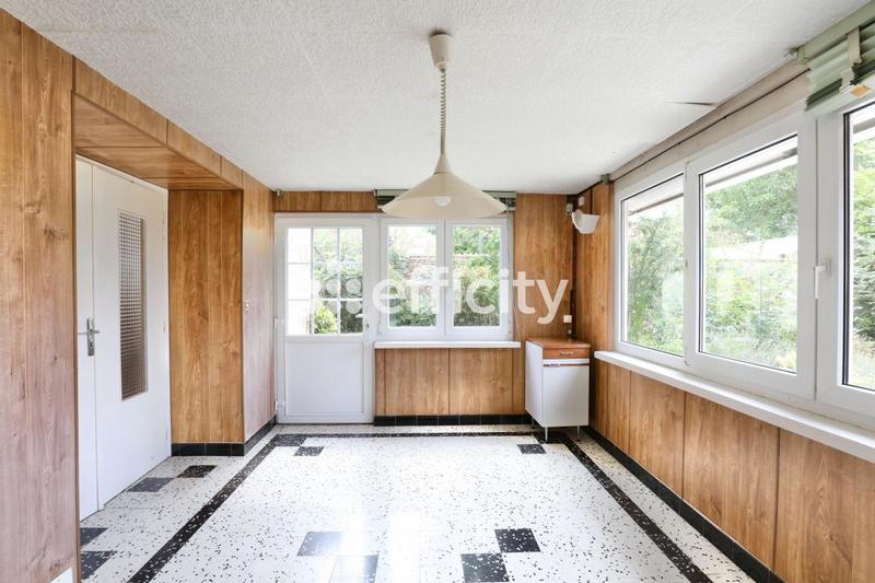 Maison - 208 m² - 12 pièces