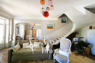 Maison - 145 m² - 6 pièces