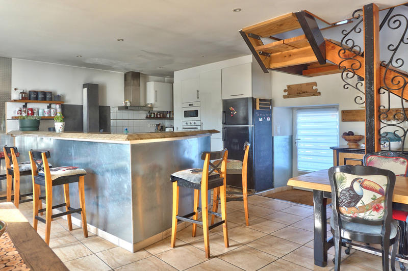 Maison - 162 m² - 7 pièces