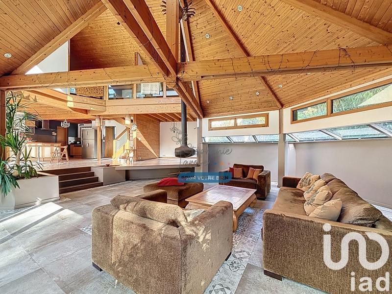 Maison de maîtres - 251 m² - 9 pièces