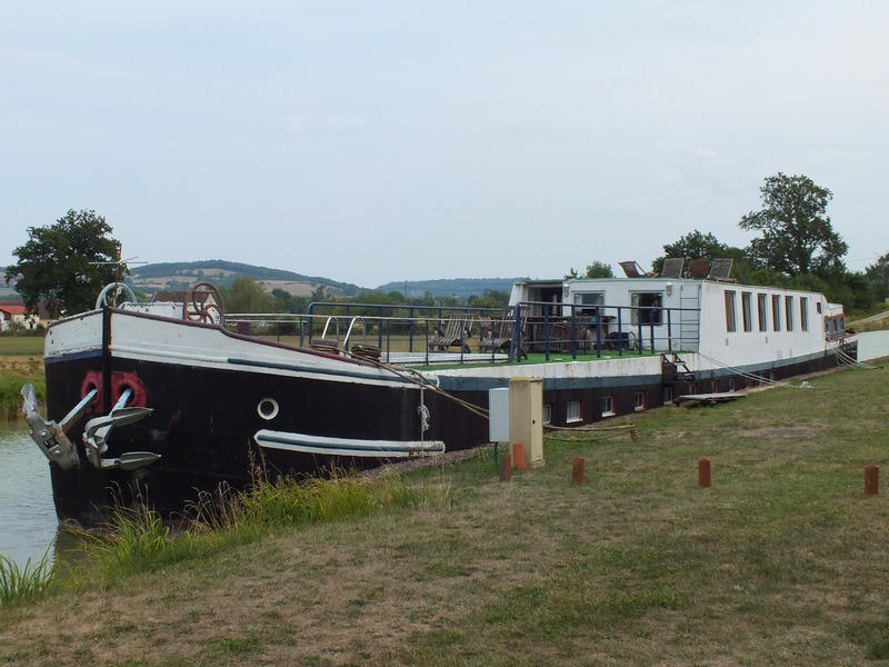 Péniche - 172 m² - 7 pièces