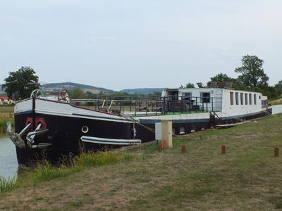 Péniche - 172 m² - 7 pièces