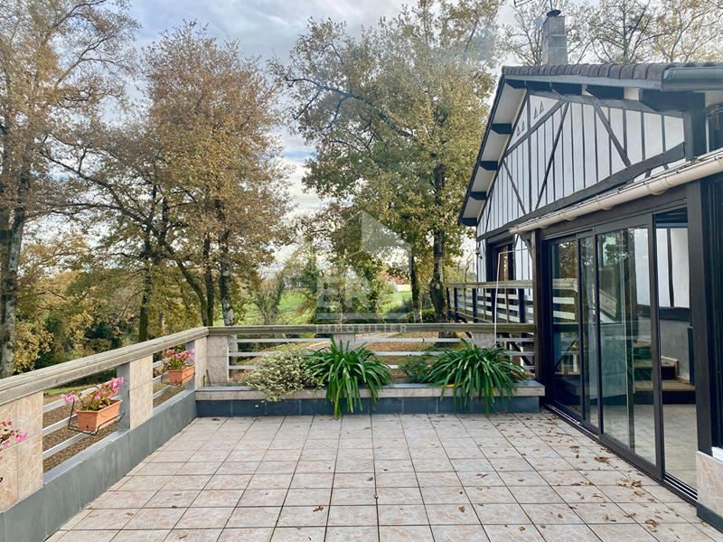 Maison - 184 m² - 5 pièces