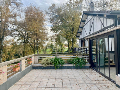 Maison - 184 m² - 5 pièces