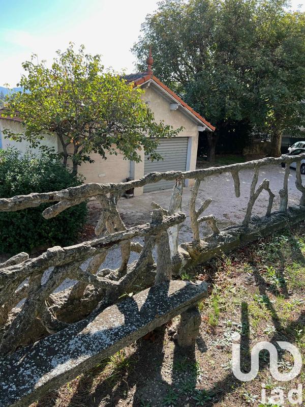 Maison - 210 m² - 11 pièces